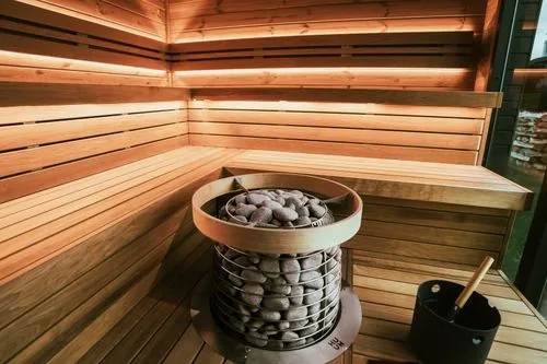 Sauna, pyöreä kivikiuas ja LED-valaistus Turussa